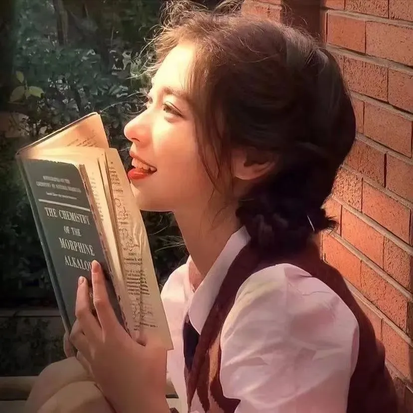 【社会反思】《明天，我会成为谁的女友》全集在线：出租女友、陪酒女、追星族的边缘女性真实生活图鉴
