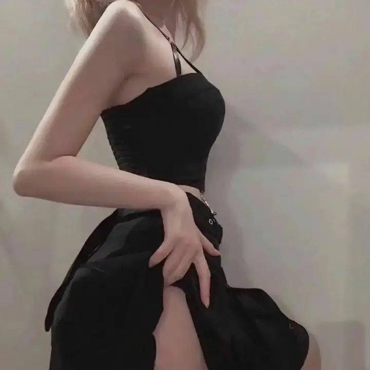 【爆笑职场】《金科长》导演力作《热血司祭》：暴躁神父拳打黑帮脚踢贪官，极致解压爽剧